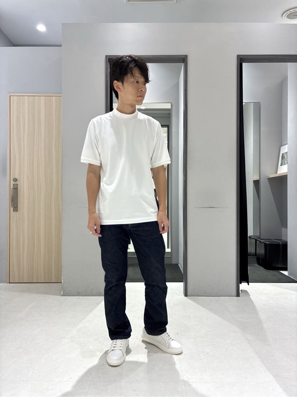 わいずみさんの「TAKEO KIKUCHI｜【3D ナイロン ストレッチ】ジップアップ フードブルゾン」を使ったコーディネート