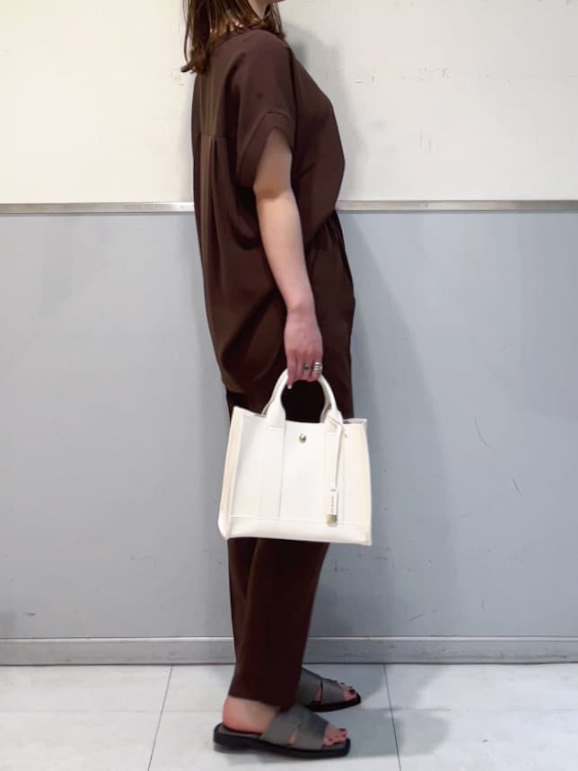 ミーさんの「index｜《7色展開／SS-LLサイズ》ストレッチスキッパーブラウス／セットアップ対応【洗濯機洗い可／防シワ】」を使ったコーディネート