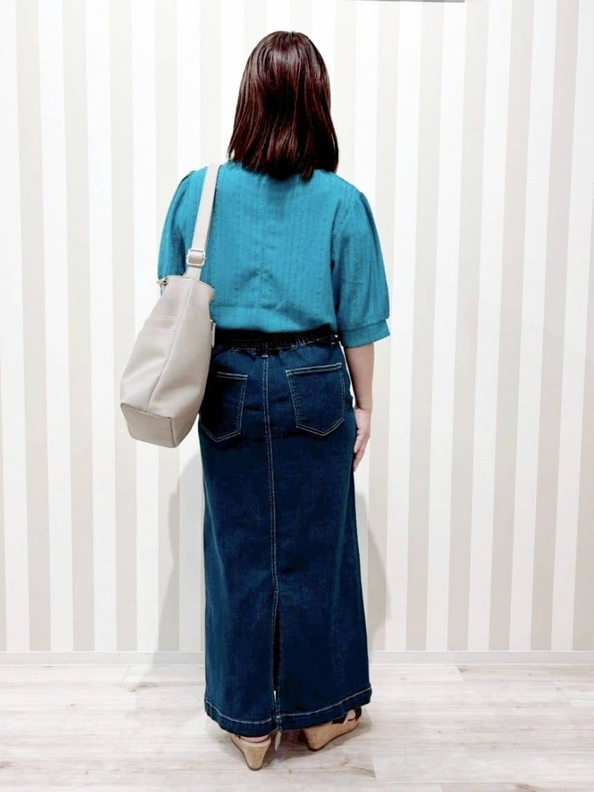 ゆーんさんの「SHOO･LA･RUE｜◆キラキラループマガールサンダル」を使ったコーディネート