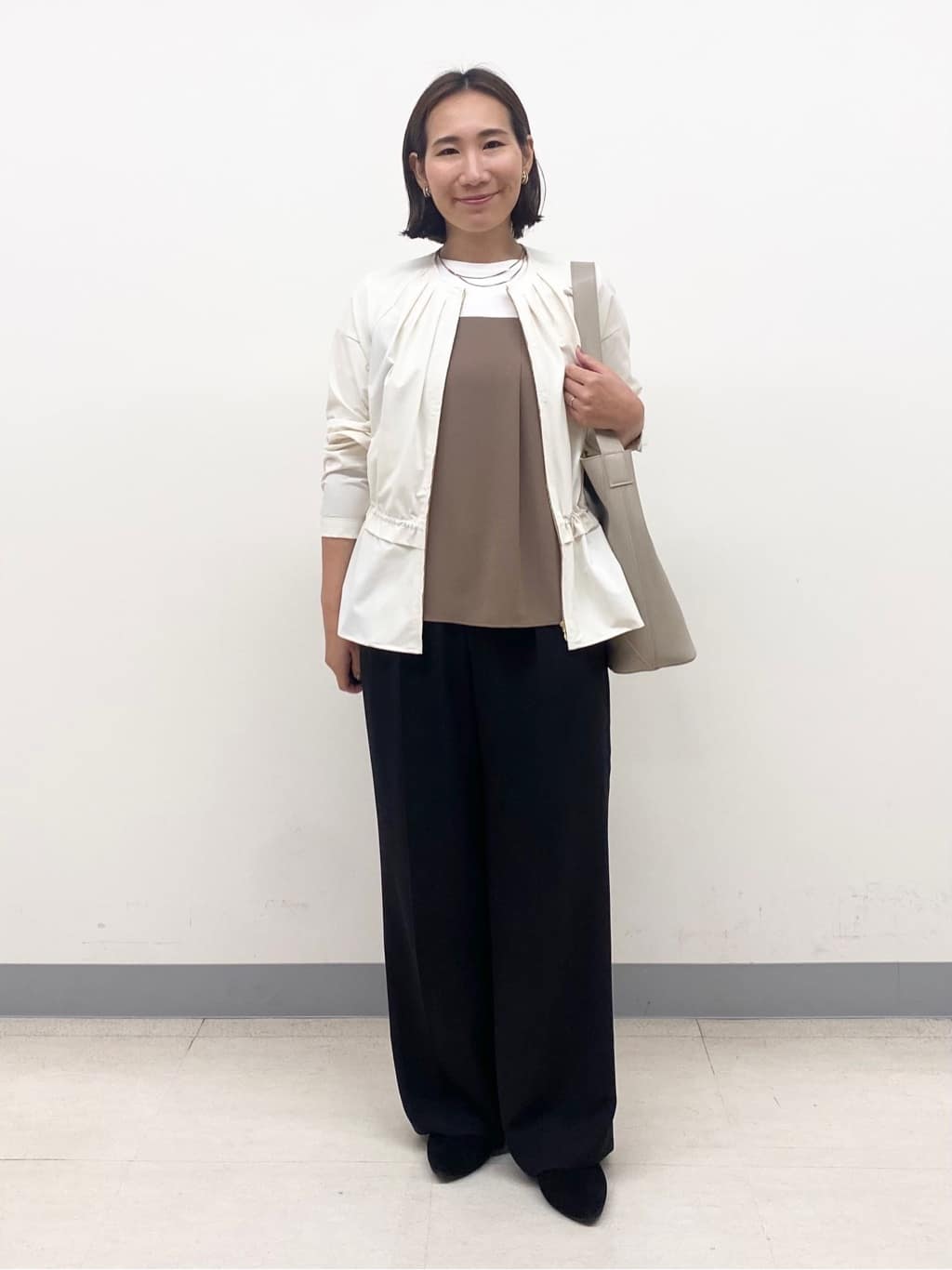 YUKARIさんの「INDIVI｜【セットアップ可能】ビスチェレイヤード風トップス」を使ったコーディネート