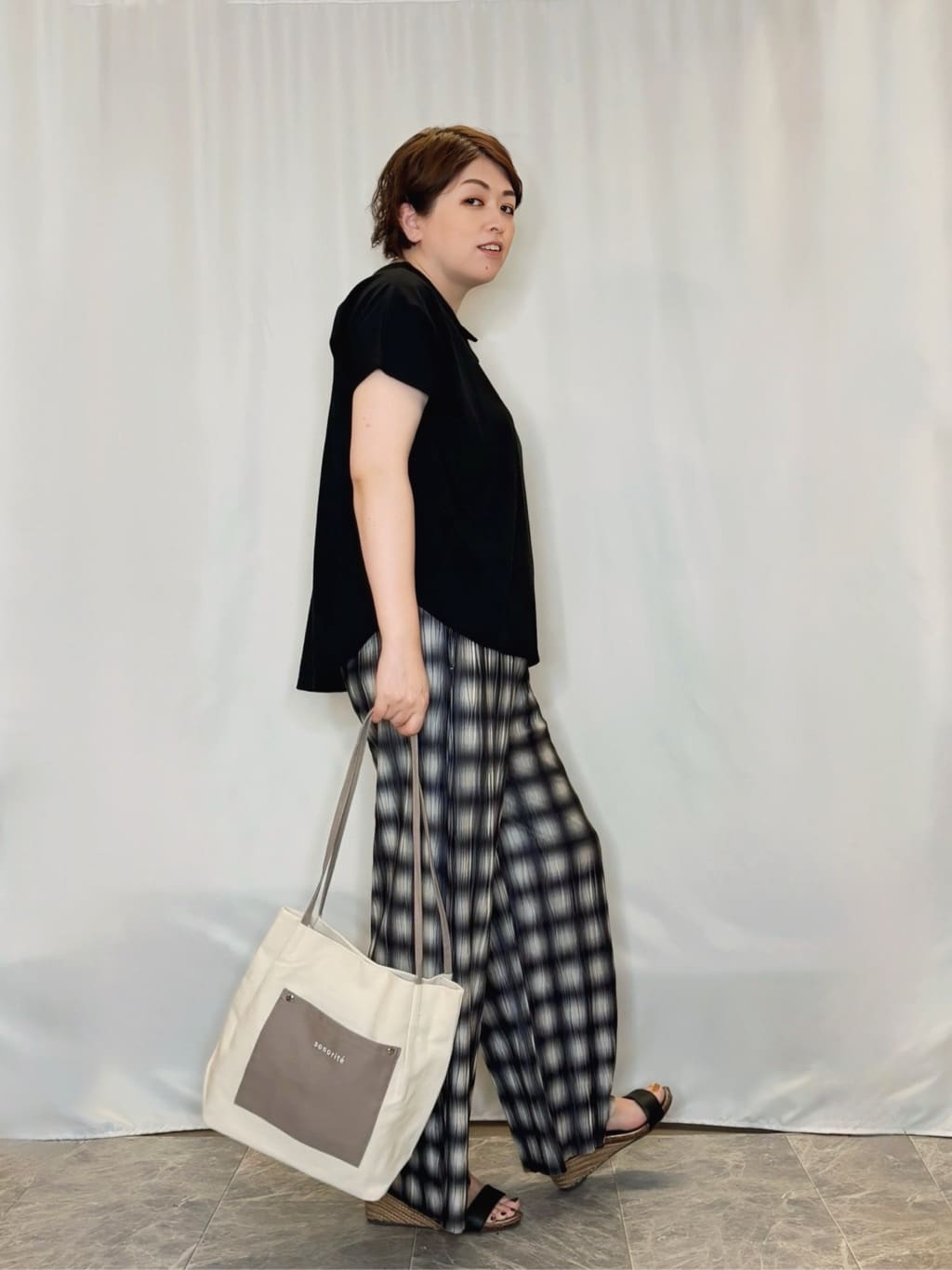 たみさんの「SHOO･LA･RUE｜【S-LL/ポケット付き】チェック柄 ウェーブプリーツパンツ」を使ったコーディネート