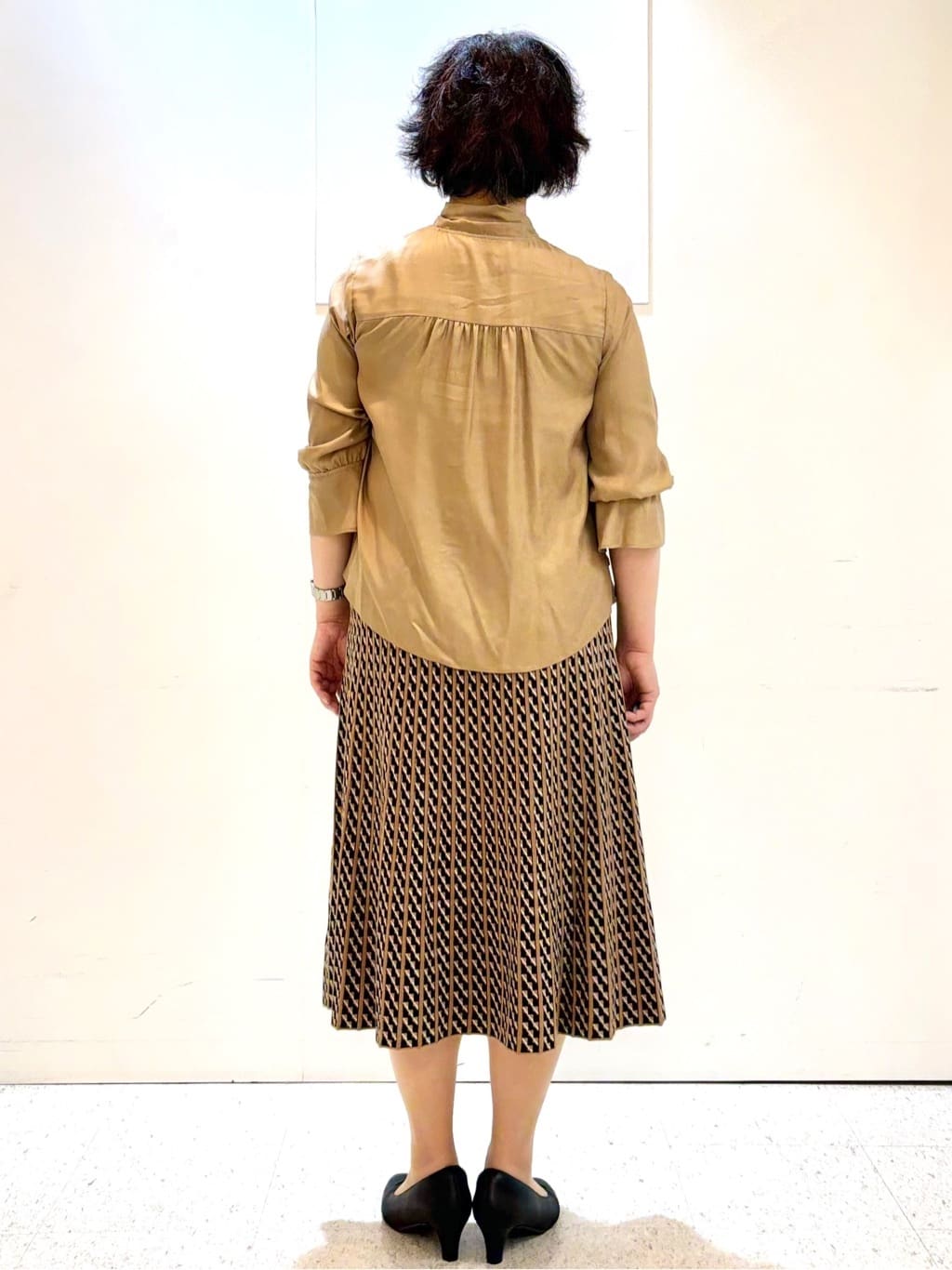 ヤスコさんの「Reflect｜【キレイめスタイル／通勤におすすめ◎】ボウタイシャンブレーカラーブラウス」を使ったコーディネート