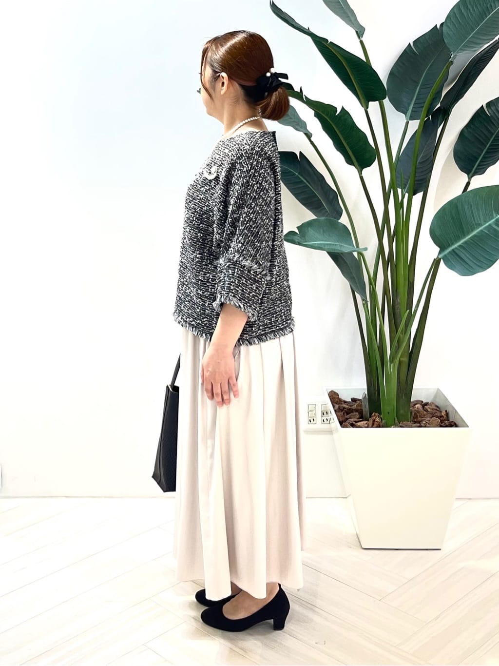 Tomoさんの「UNTITLED｜【きれいめ／体型カバー】ツイードドルマントップス」を使ったコーディネート