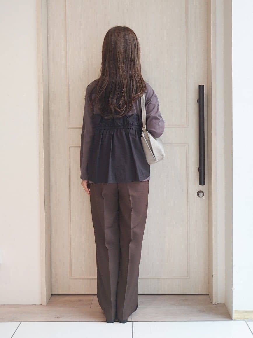 mi-saさんの「SHOO･LA･RUE｜【洗濯機可/S-LL】1枚で華やか フリルドッキングトップス」を使ったコーディネート