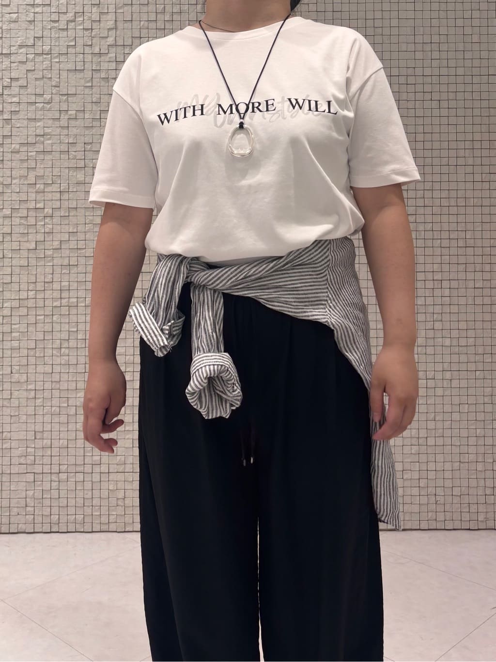 MEGUMIさんの「INDIVI｜【洗える／UVケア／SETUP可能】ドロストワイドパンツ」を使ったコーディネート