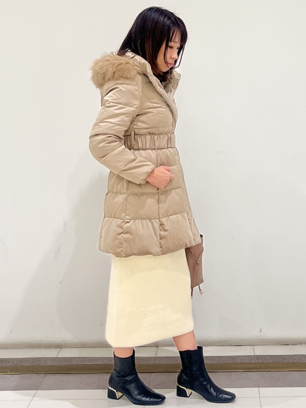 AYAさんの「COUP DE CHANCE｜【ミディ丈】ベルト付ダウンコート」を使ったコーディネート