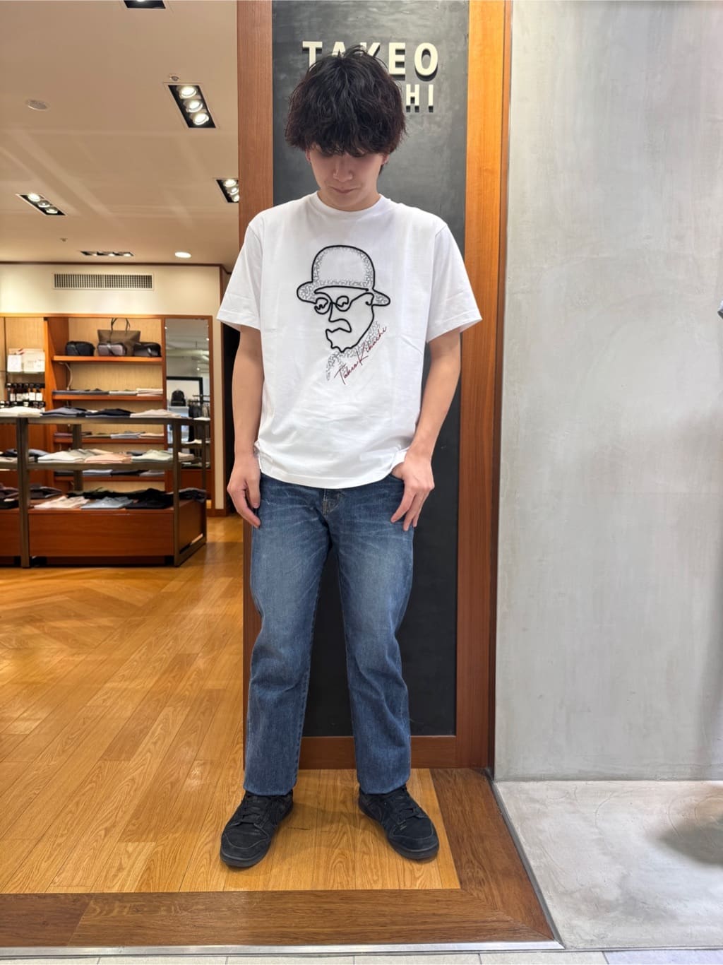 たくやさんの「TAKEO KIKUCHI｜◆【Sサイズ～】フェイスロープ刺繍 天竺Tシャツ」を使ったコーディネート