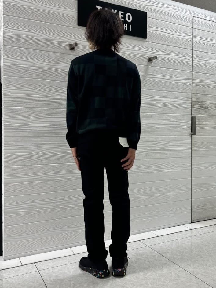 井出恭輔さんの「TAKEO KIKUCHI｜【Sサイズ～】ストレッチ デニム パンツ」を使ったコーディネート