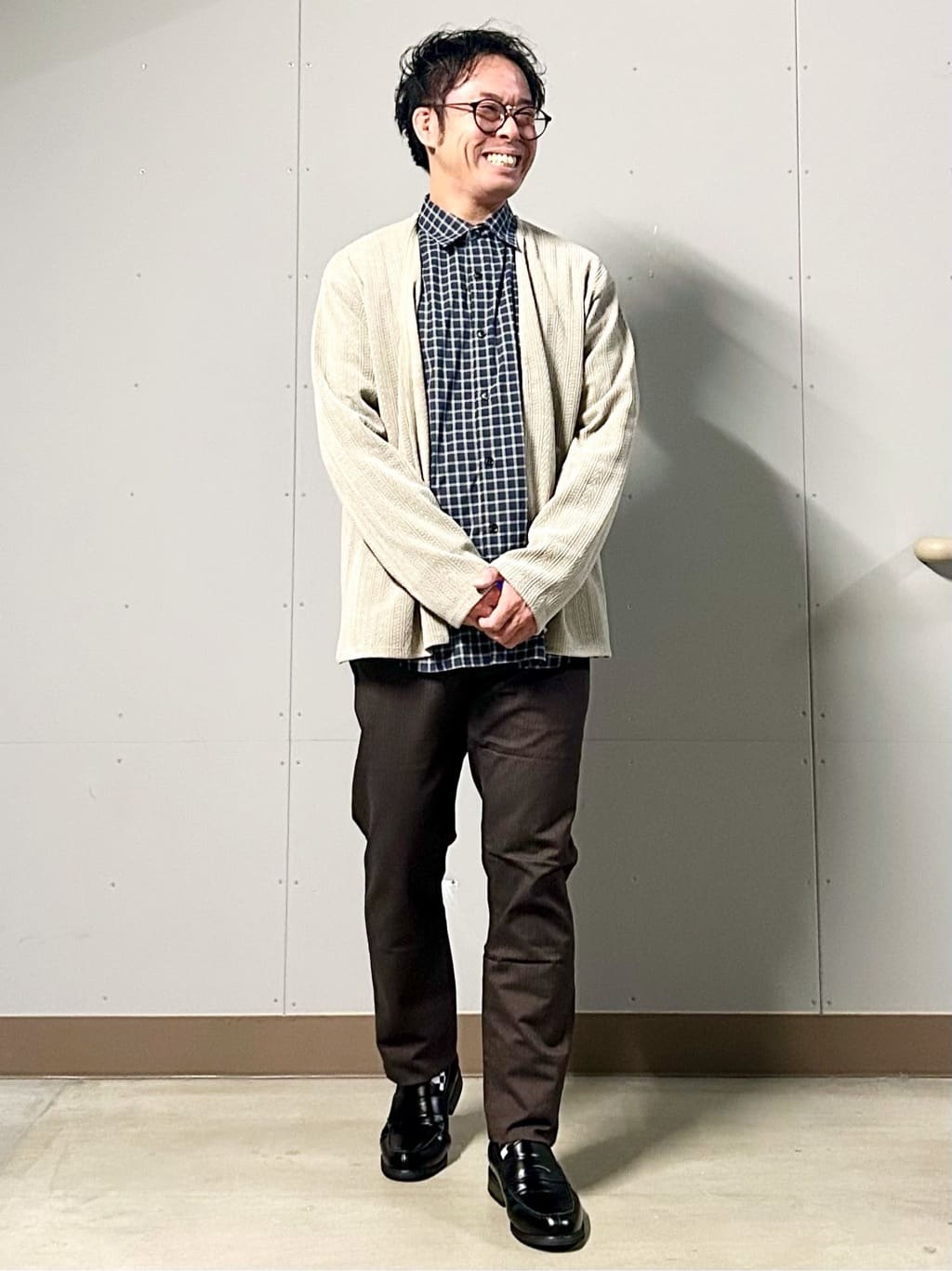 KENJI Iさんの「THE SHOP TK｜【セットでお買い得！】モールニットカーディガン＋長袖Tシャツ　洗濯機OK/吸水速乾・毛玉になりにくい」を使ったコーディネート