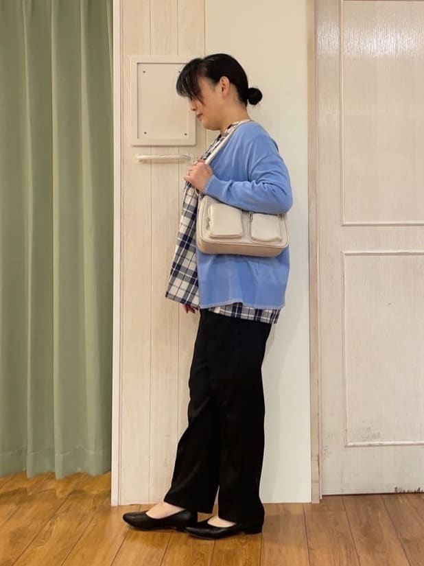 ke-yさんの「SHOO･LA･RUE｜◆かかとやわらかローヒールパンプス」を使ったコーディネート