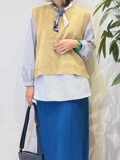 misakiさんの「SHOO･LA･RUE｜【洗濯後しわになりにくい】ポケット付き ナロースカート」を使ったコーディネート