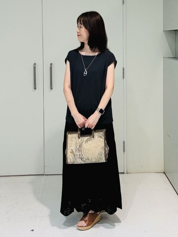 makiさんの「UNTITLED｜【ジャージ素材】インナードッキングシアーカットソー」を使ったコーディネート