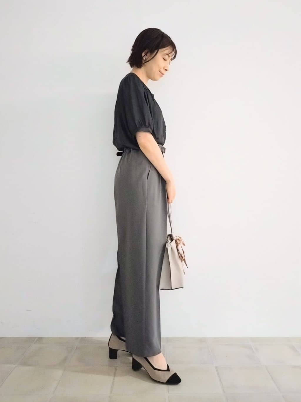 miomioさんの「SHOO･LA･RUE｜【洗濯機可/S-LL】すっきり上品きれい見え タックワイドパンツ」を使ったコーディネート