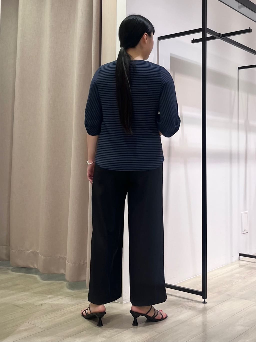 hasuさんの「INDIVI｜【UVケア／吸汗速乾】凹凸素材ねじり袖トップス」を使ったコーディネート