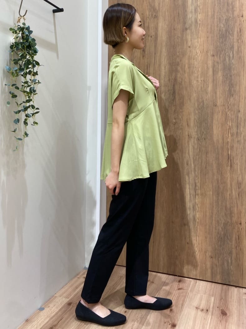 まなしぃさんの「grove｜【冷感】サマーハイパーストレッチテーパードパンツ」を使ったコーディネート