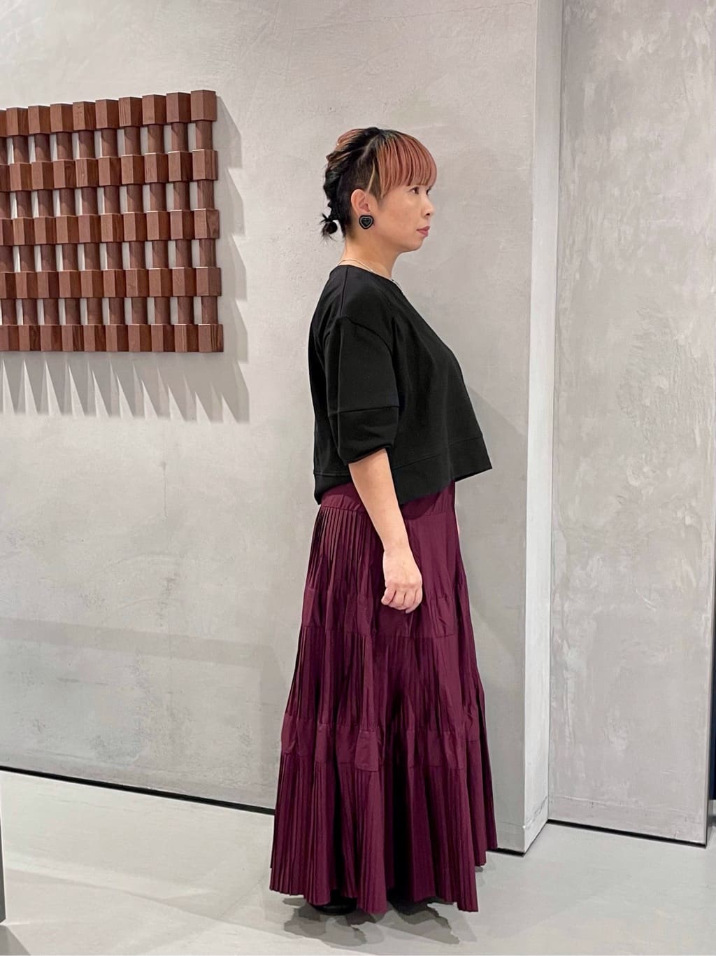 KOUさんの「INDIVI｜フォルムスリーブカットソー」を使ったコーディネート