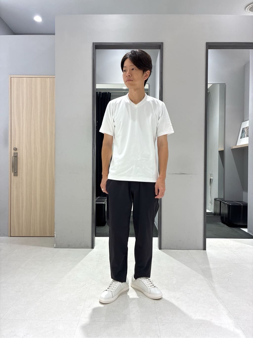 わいずみさんの「TAKEO KIKUCHI｜【3Dナイロンストレッチ】スリムイージーパンツ」を使ったコーディネート