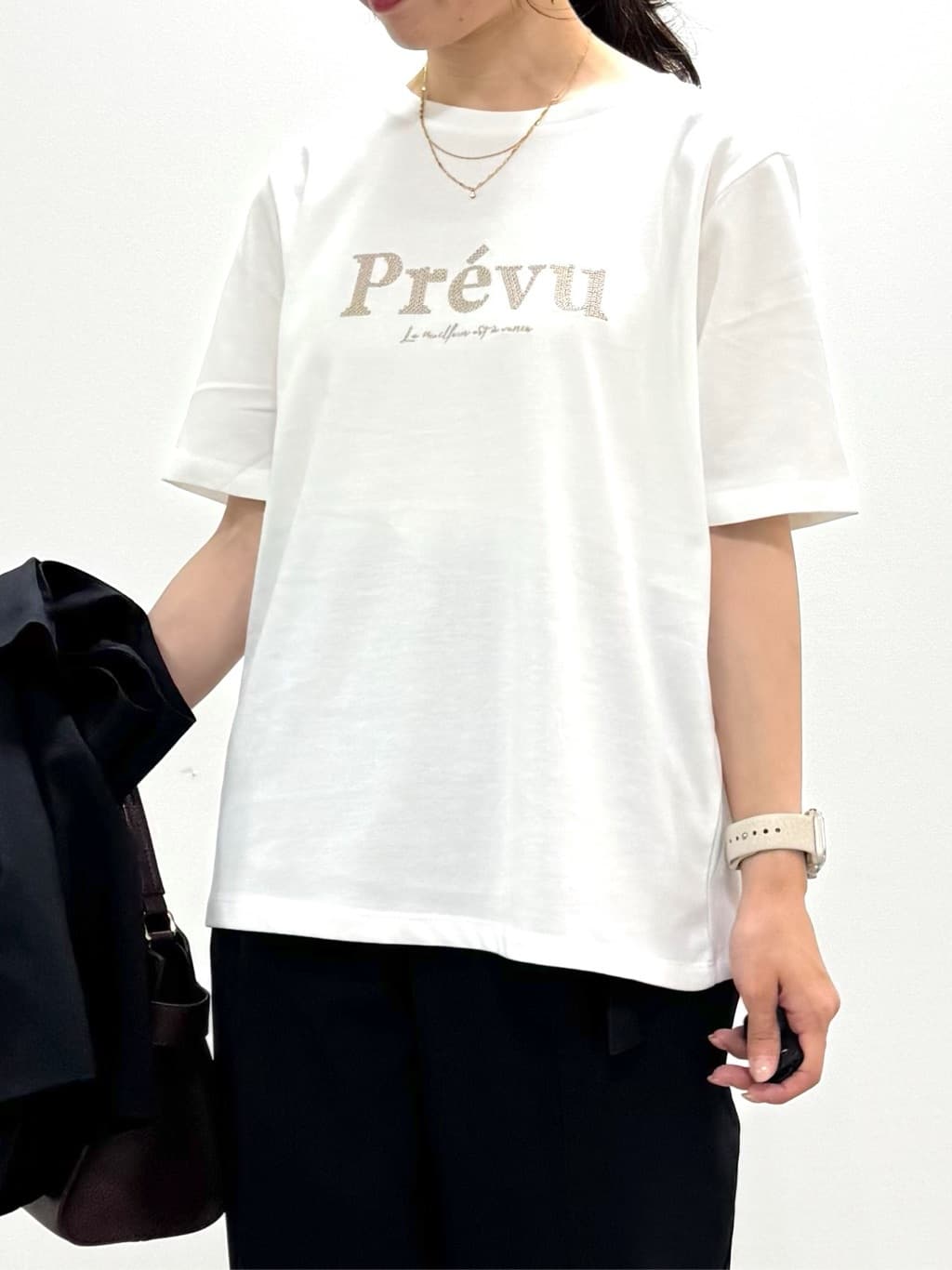 kozuさんの「index｜スパンコール刺繍ロゴTシャツ【洗濯機洗い可／接触冷感／UVケア】」を使ったコーディネート