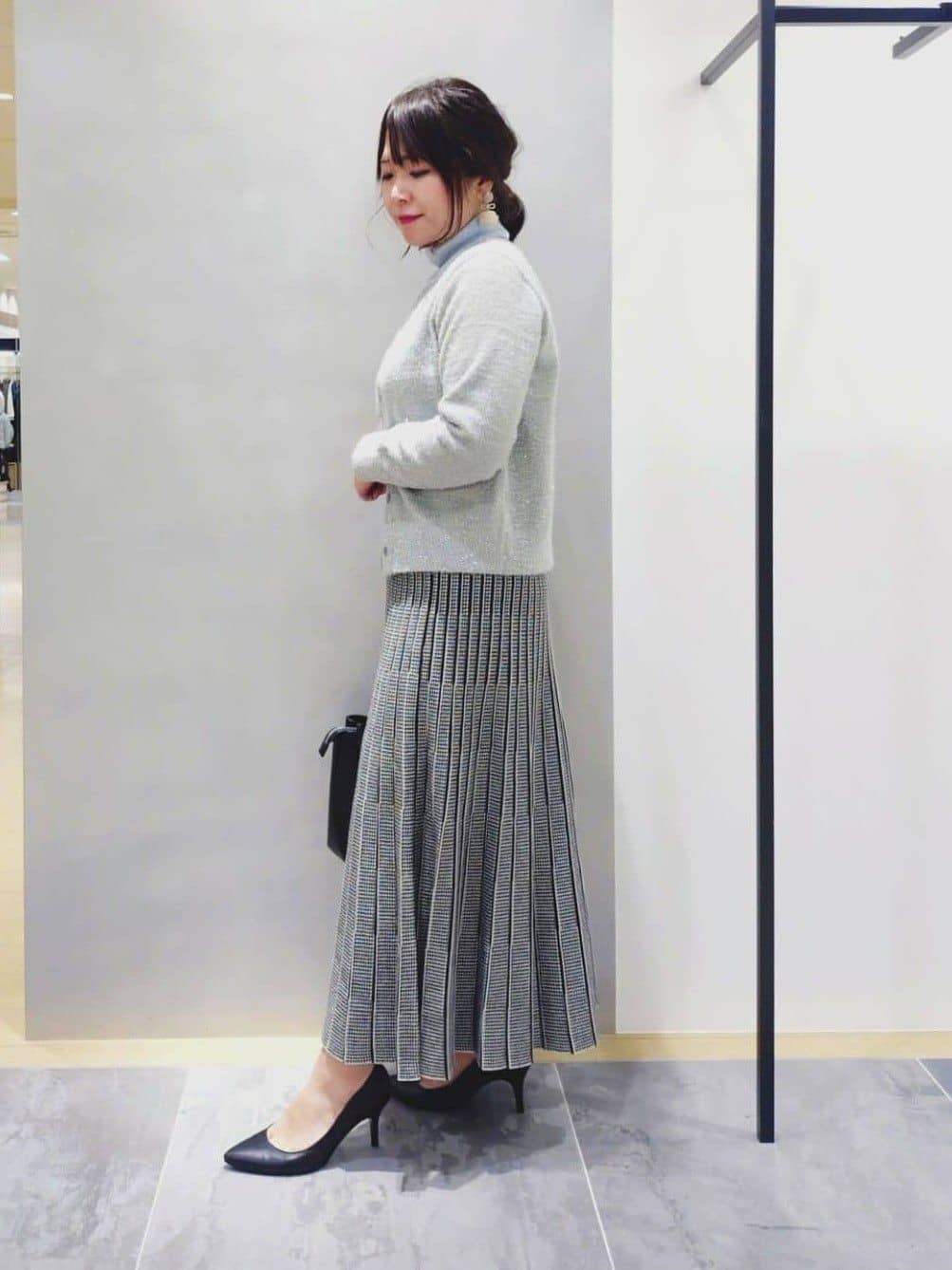 TOMOMIさんの「INDIVI｜【洗える／毛玉になりにくい】エクストラファインウール リブタートルニット」を使ったコーディネート