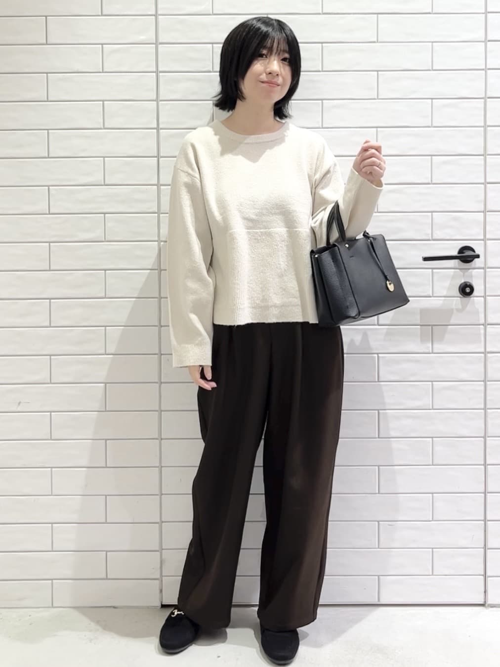 しおりさんの「OPAQUE.CLIP｜ペプラムニット【洗濯機OK】」を使ったコーディネート