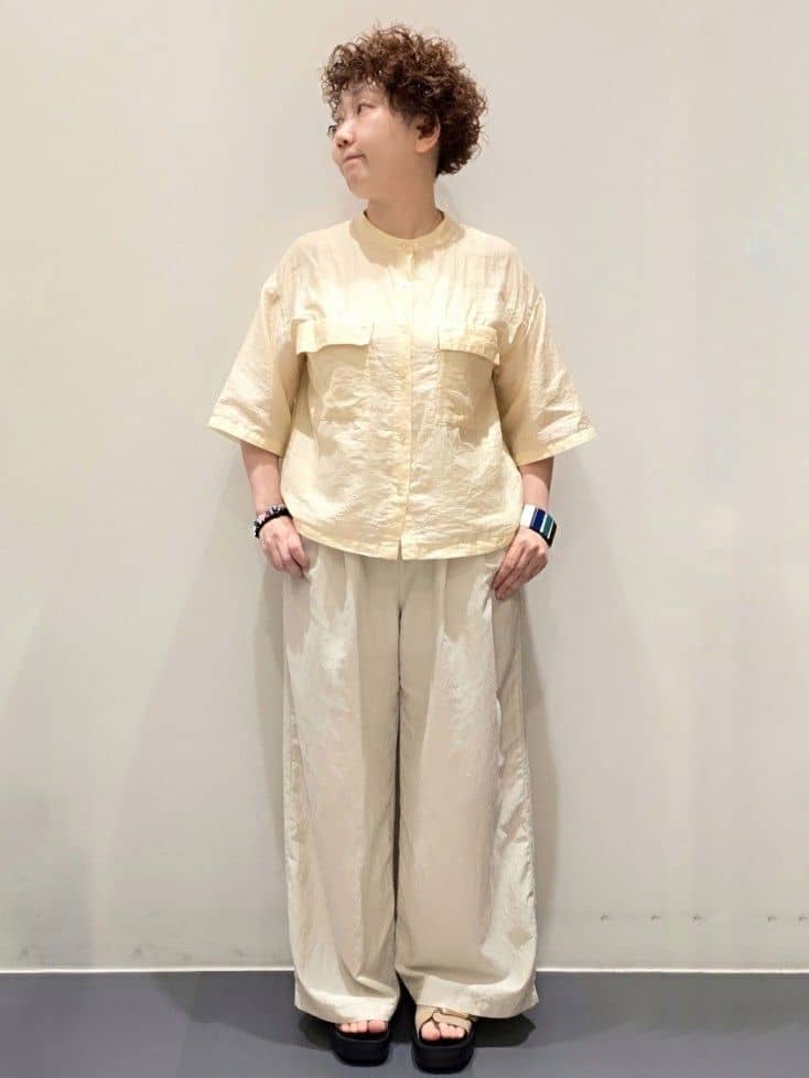 ゆきをさんの「OPAQUE.CLIP｜シアーダブルポケットシャツ【洗濯機洗い可】」を使ったコーディネート
