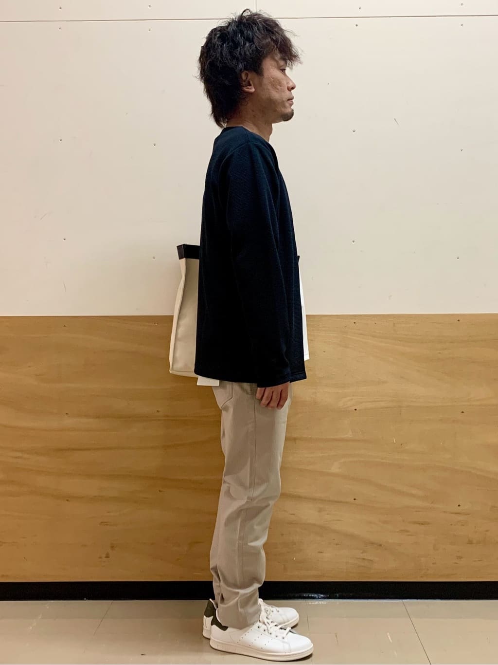 MATUさんの「THE SHOP TK｜【オールシーズン穿ける！】7DAYSストレッチへリンボンパンツ　ON&hArr;OFF兼用」を使ったコーディネート