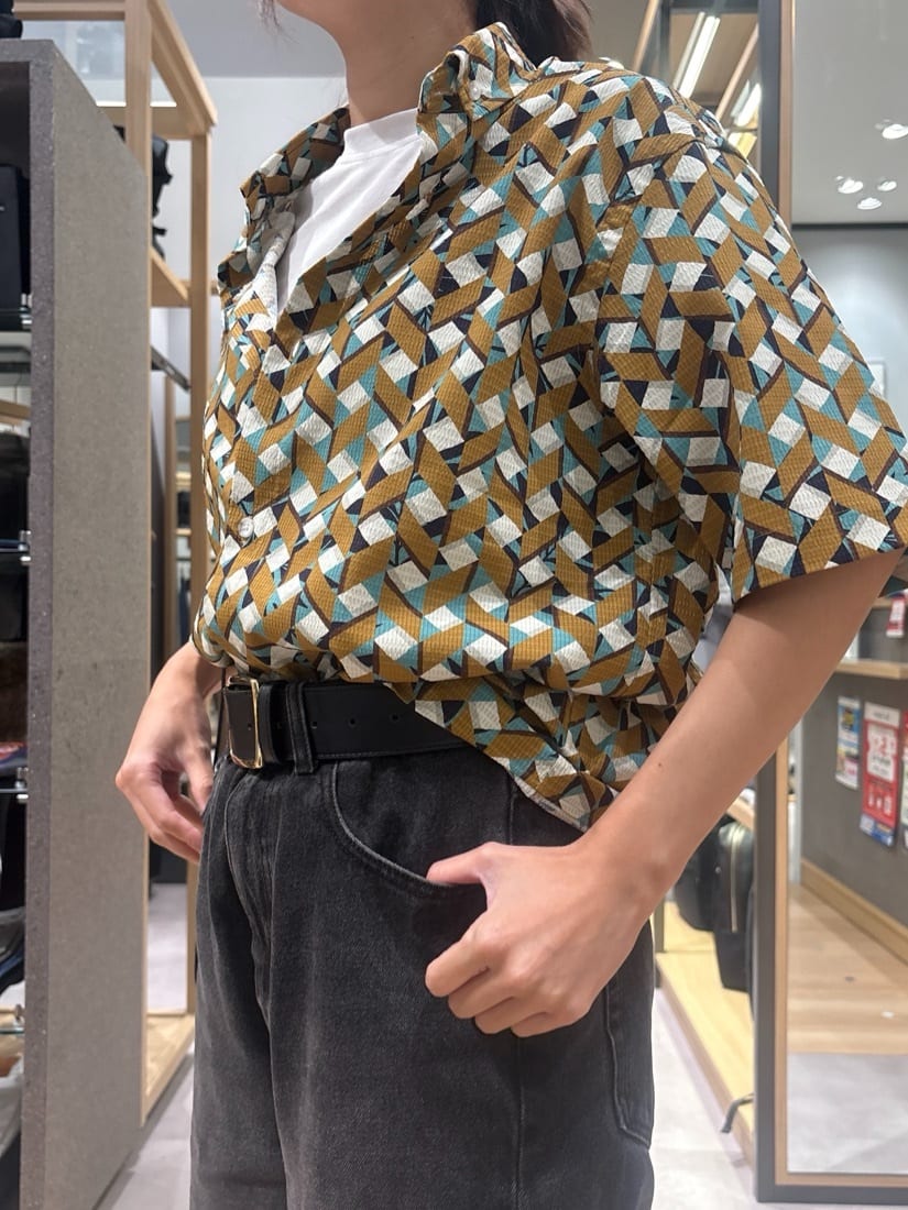 よぴさんの「TAKEO KIKUCHI｜【COOL CITY WEAR】籠目アート柄 サッカーシャツ /通気性」を使ったコーディネート