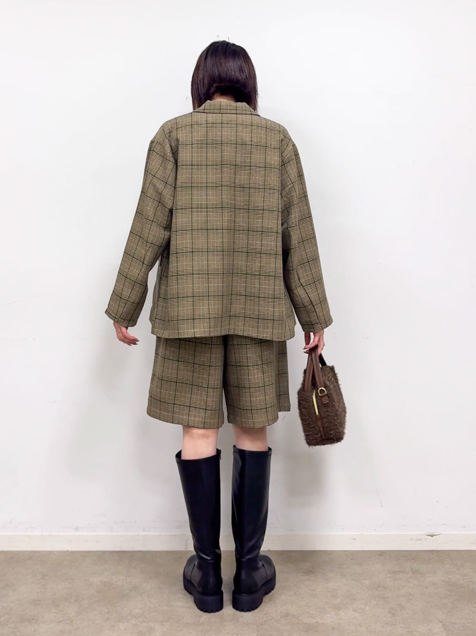 𝐜𝐡𝐢𝐤𝐚さんの「SHOO･LA･RUE｜【セットアップ可】チェック柄タックハーフパンツ」を使ったコーディネート