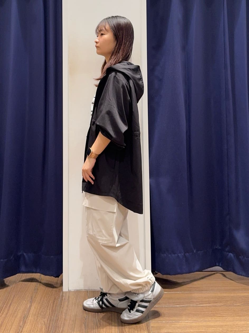 cherryさんの「THE SHOP TK｜フォトアソートTシャツ【接触冷感/UV/毛玉になりにくい/洗濯機OK】」を使ったコーディネート