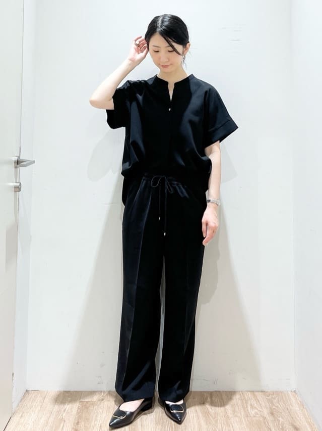 momokoさんの「OPAQUE.CLIP｜《5色展開／SS-LLサイズ》スキッパー金ボタンブラウス／セットアップ対応【防シワ／ストレッチ／洗濯」を使ったコーディネート