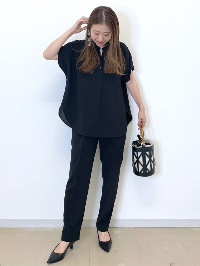Akiさんの「OPAQUE.CLIP｜《7色展開／SS-LLサイズ》ストレッチスキッパーブラウス／セットアップ対応【洗濯機洗い可／防シワ】」を使ったコーディネート