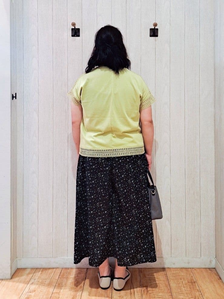kotomiさんの「SHOO･LA･RUE｜【S-LL/ひんやり】インせず決まる 楽してきれいなレース付きトップス」を使ったコーディネート