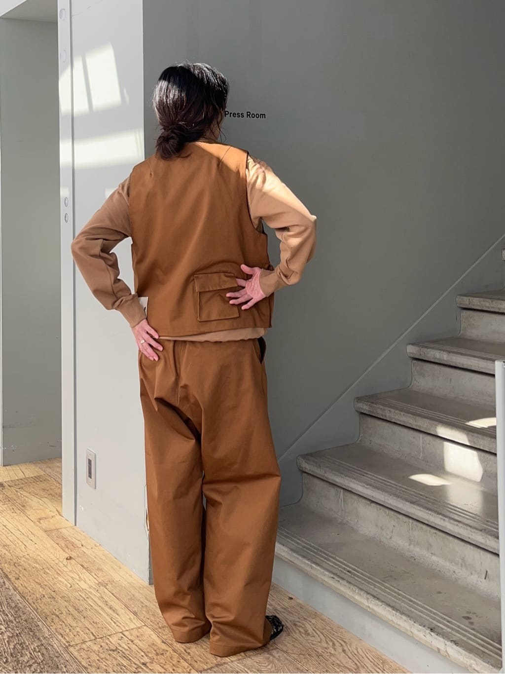 神野（jinno）さんの「TAKEO KIKUCHI｜【Sサイズ～】カツラギストレートパンツ」を使ったコーディネート