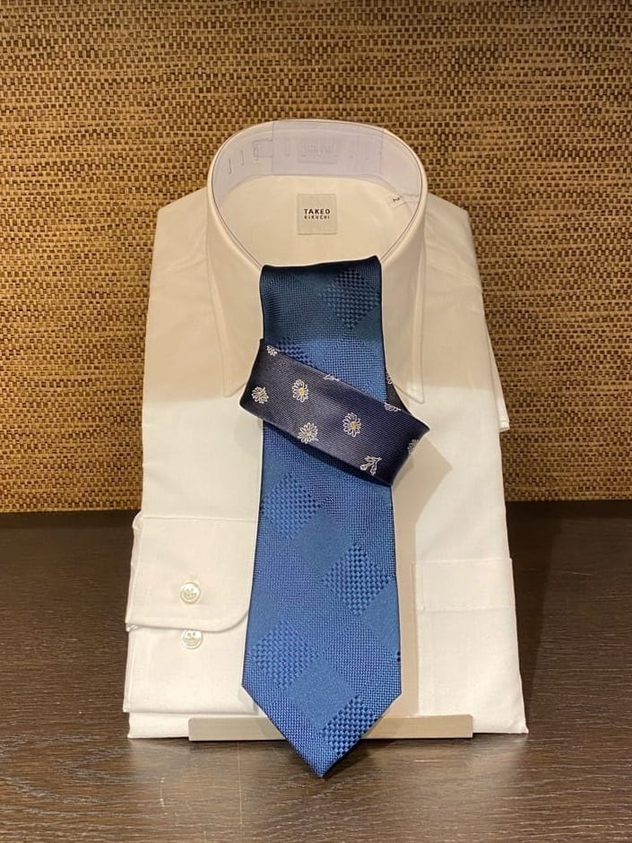 かわぴーさんの「TAKEO KIKUCHI｜【Made in JAPAN】ブロード レギュラーカラー ドレスシャツ」を使ったコーディネート