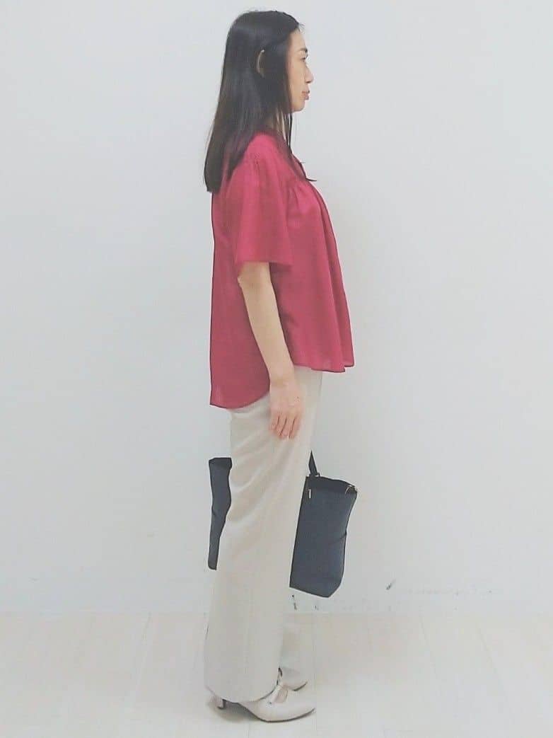 SANAさんの「Reflect｜【選べる5色◎／マシンウォッシュ可】シャーリングデザインブラウス」を使ったコーディネート