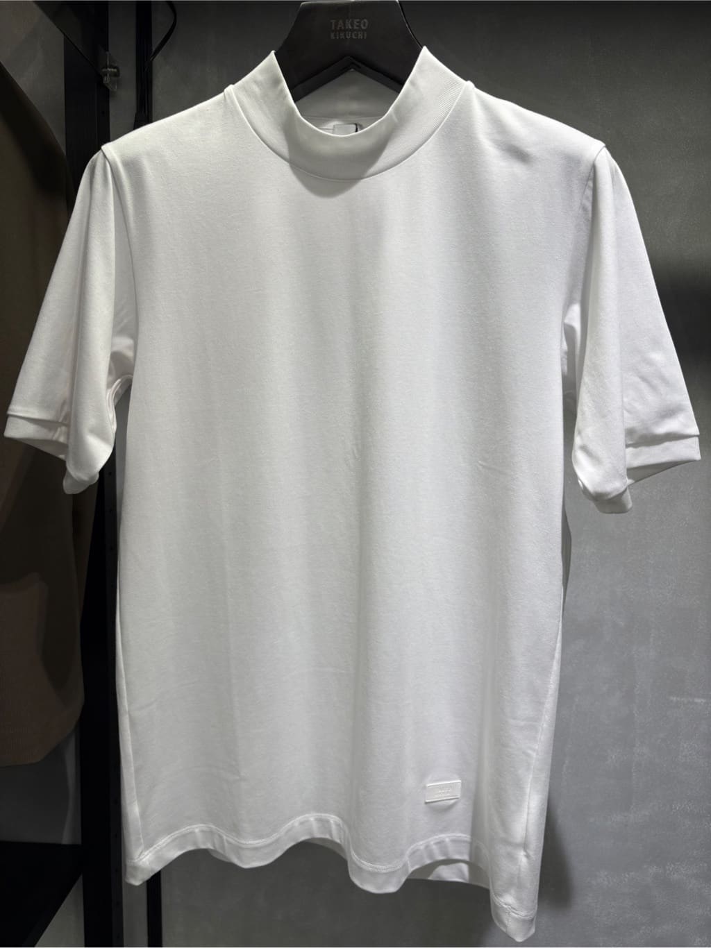s___sさんの「TAKEO KIKUCHI｜【COOL CITY WEAR】インドライ天竺モックネック プルオーバー /吸汗速乾」を使ったコーディネート