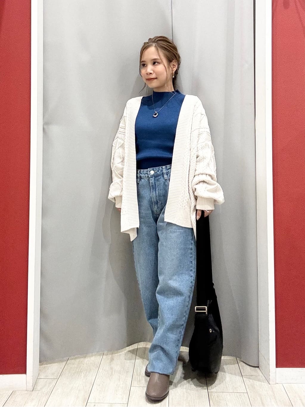shioさんの「SHOO･LA･RUE｜【S-LL】程よくゆったりな 柔らかデニムテーパードパンツ」を使ったコーディネート