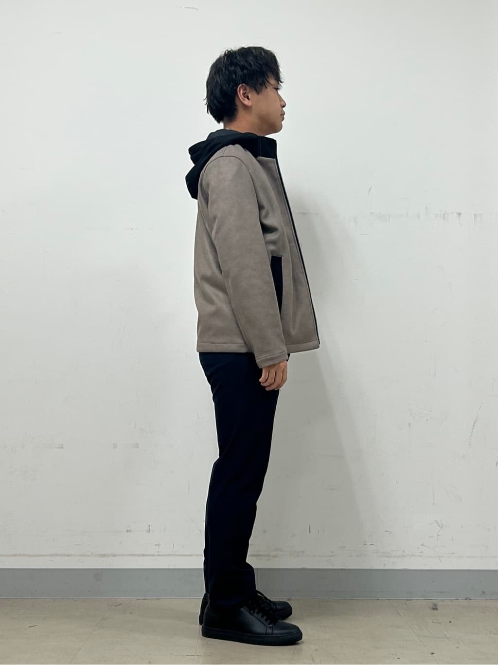 Hiroさんの「TAKEO KIKUCHI｜【JUST ONE LAYER】ダウンファブリック ジップアップ フード ブルゾン」を使ったコーディネート