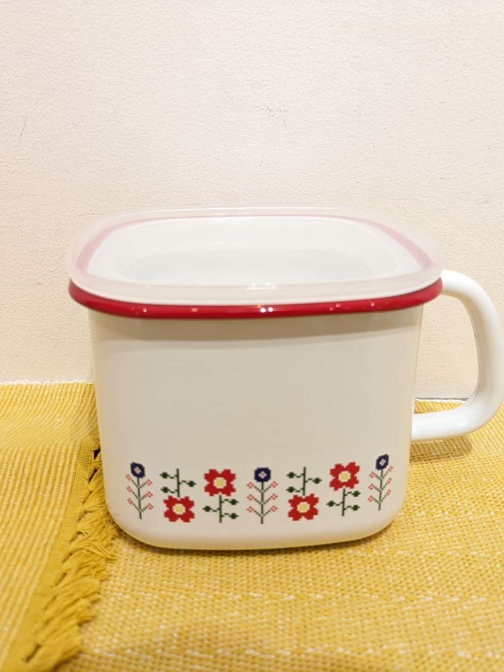 ミズさんの「212 KITCHEN STORE｜ミーサ深型角容器Ｓ RD ＜富士ホーロー ＞」を使ったコーディネート