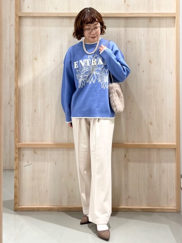 nakoさんの「THE SHOP TK｜花柄ラメジャカードニット」を使ったコーディネート