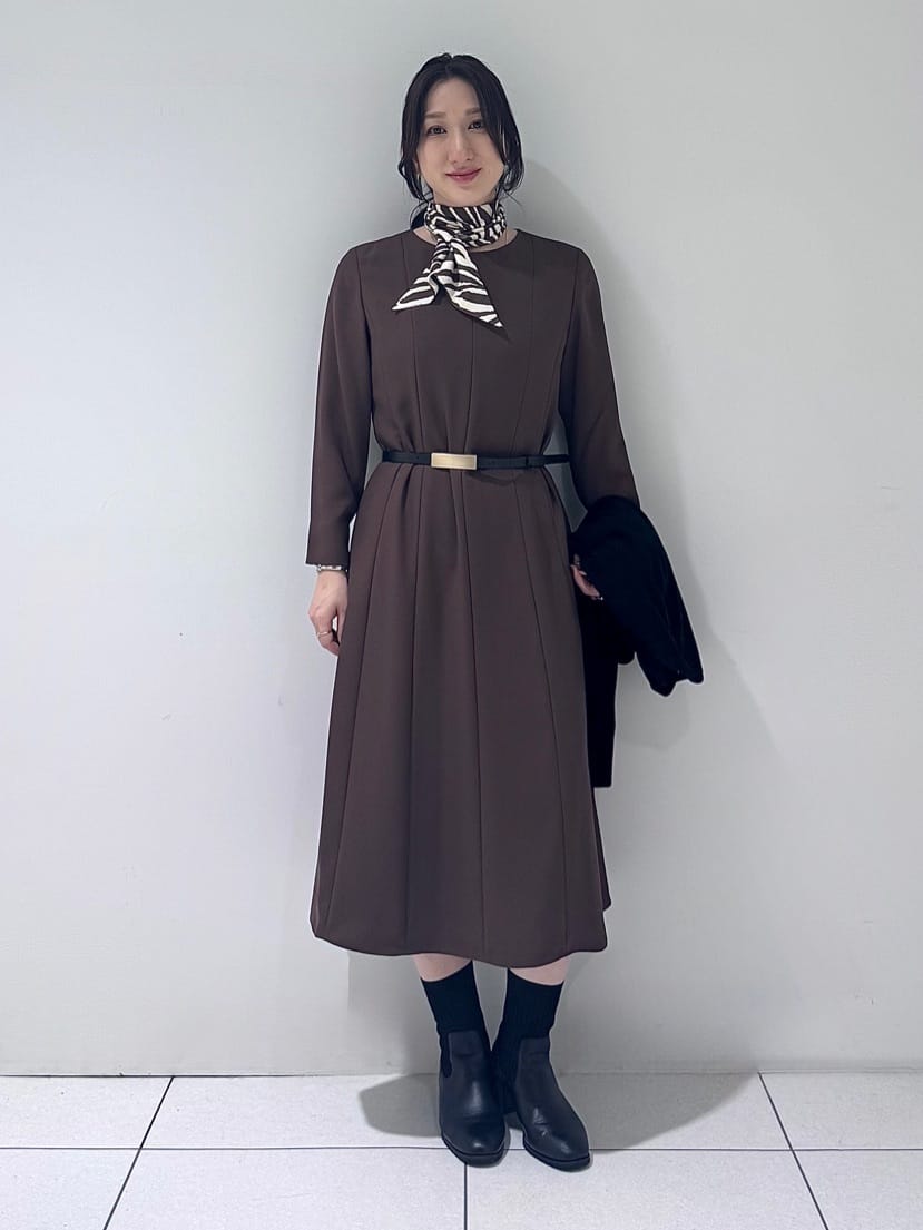 そんさんの「INDIVI｜【名品／撥水／抗菌防臭】ロング丈リサイクルダウンコート」を使ったコーディネート