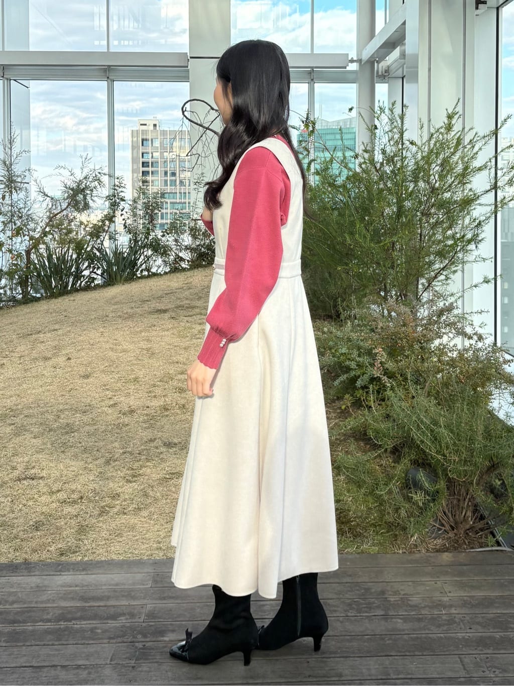AOIさんの「Couture brooch｜【洗える/スカラデザイン】パフスリーブ ニット」を使ったコーディネート