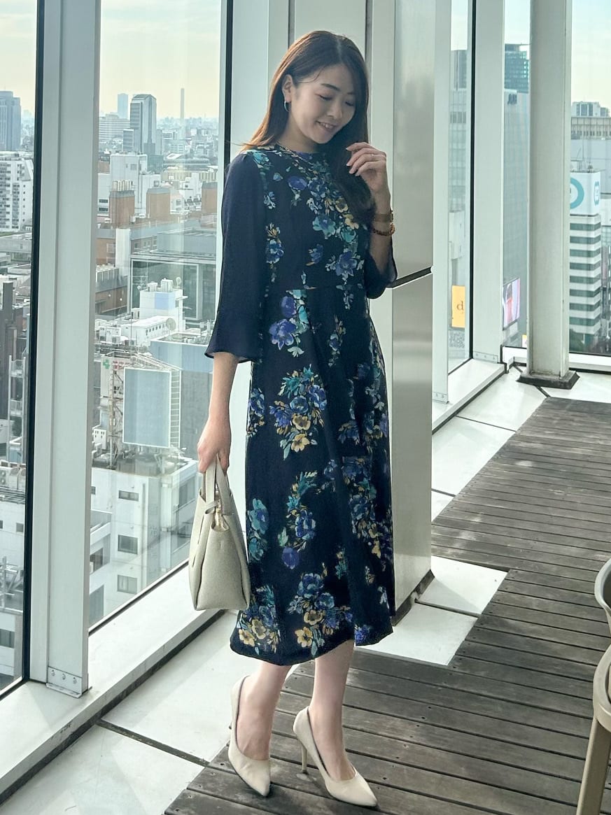 hayaseさんの「SunaUna｜【手洗い可】花柄パネルワンピース」を使ったコーディネート