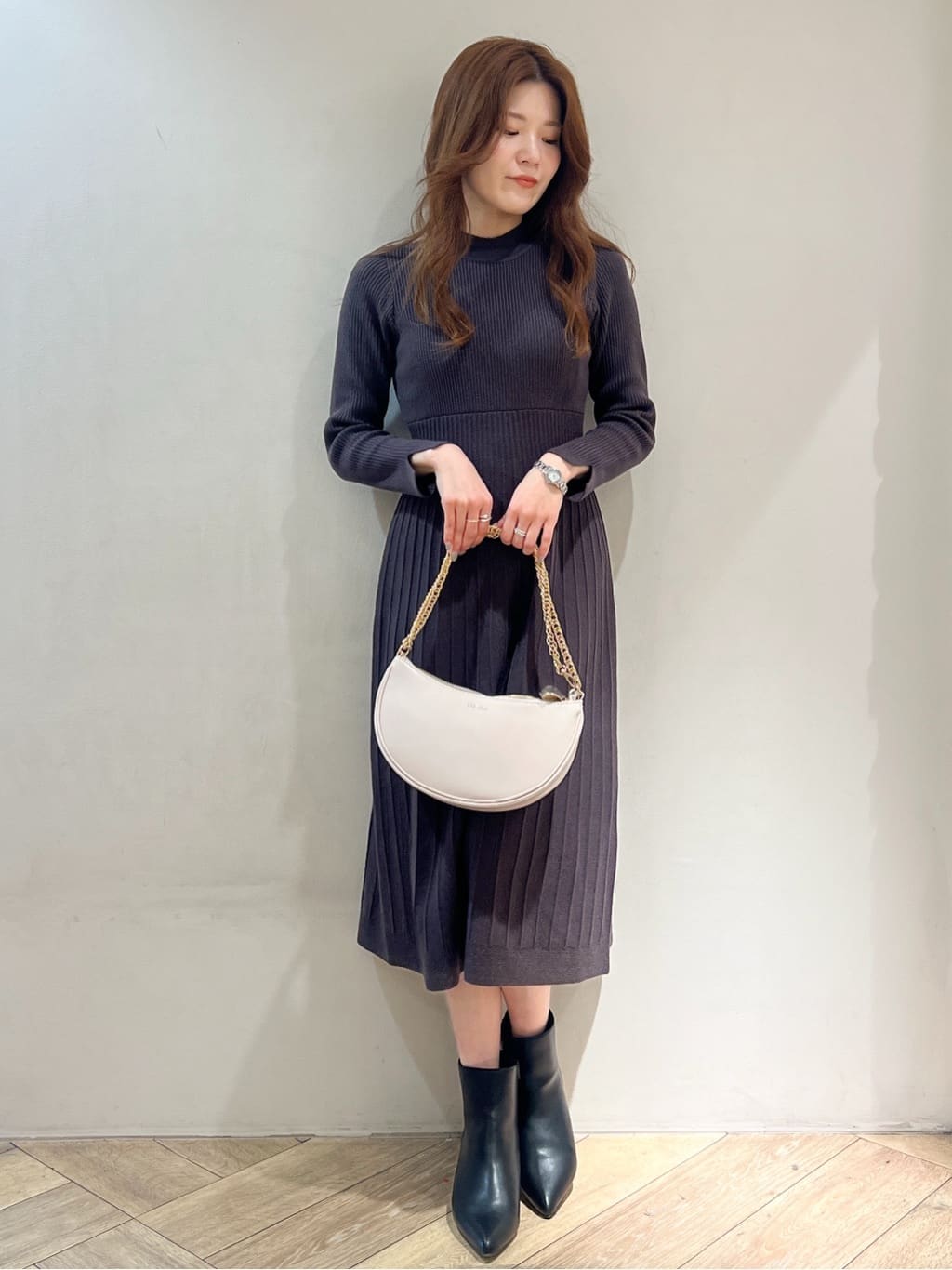 nanaさんの「index｜ラメフェザープルオーバーセット ニットワンピース【洗濯機OK】《XS～LL》」を使ったコーディネート