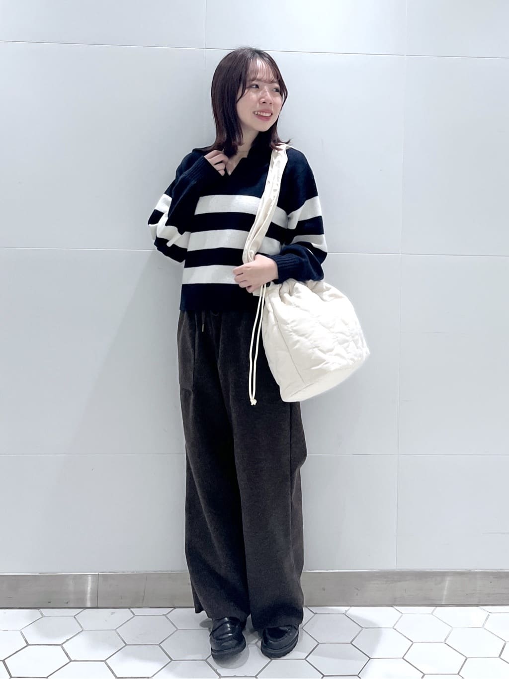 Makinoさんの「Dessin｜ウール混クルーネックコート」を使ったコーディネート