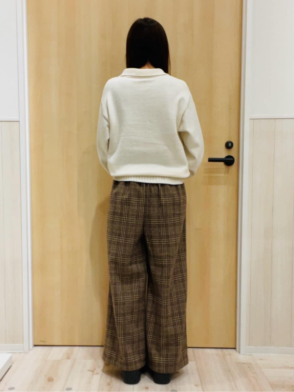 minamiさんの「SHOO･LA･RUE｜【あったか/S-LL】脚のラインをきれいに魅せる チェック柄ワイドパンツ」を使ったコーディネート