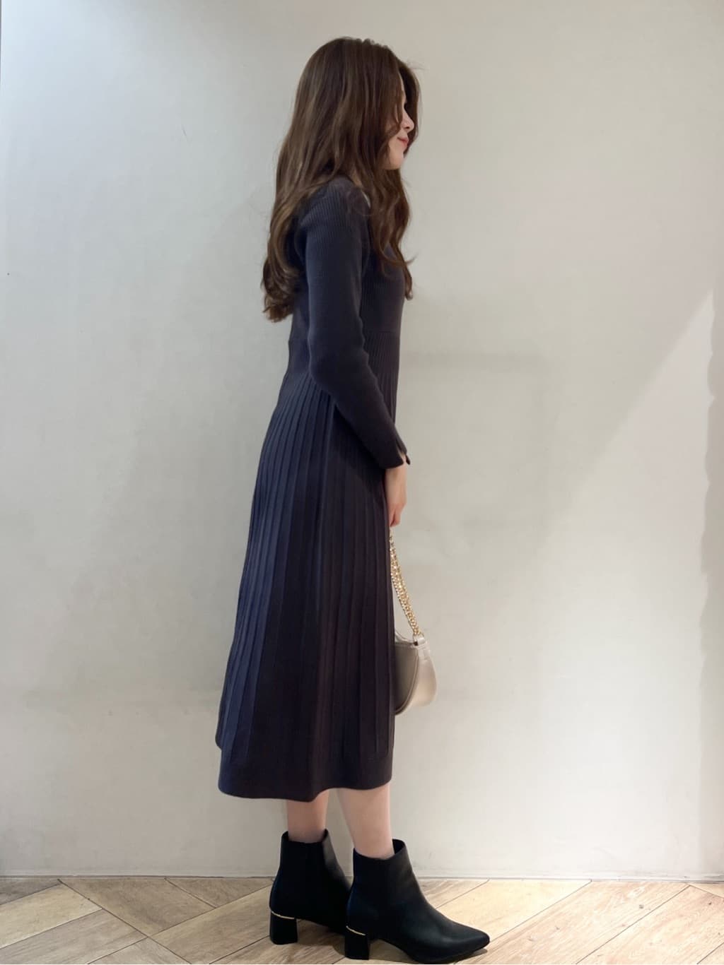 nanaさんの「index｜ラメフェザープルオーバーセット ニットワンピース【洗濯機OK】《XS～LL》」を使ったコーディネート