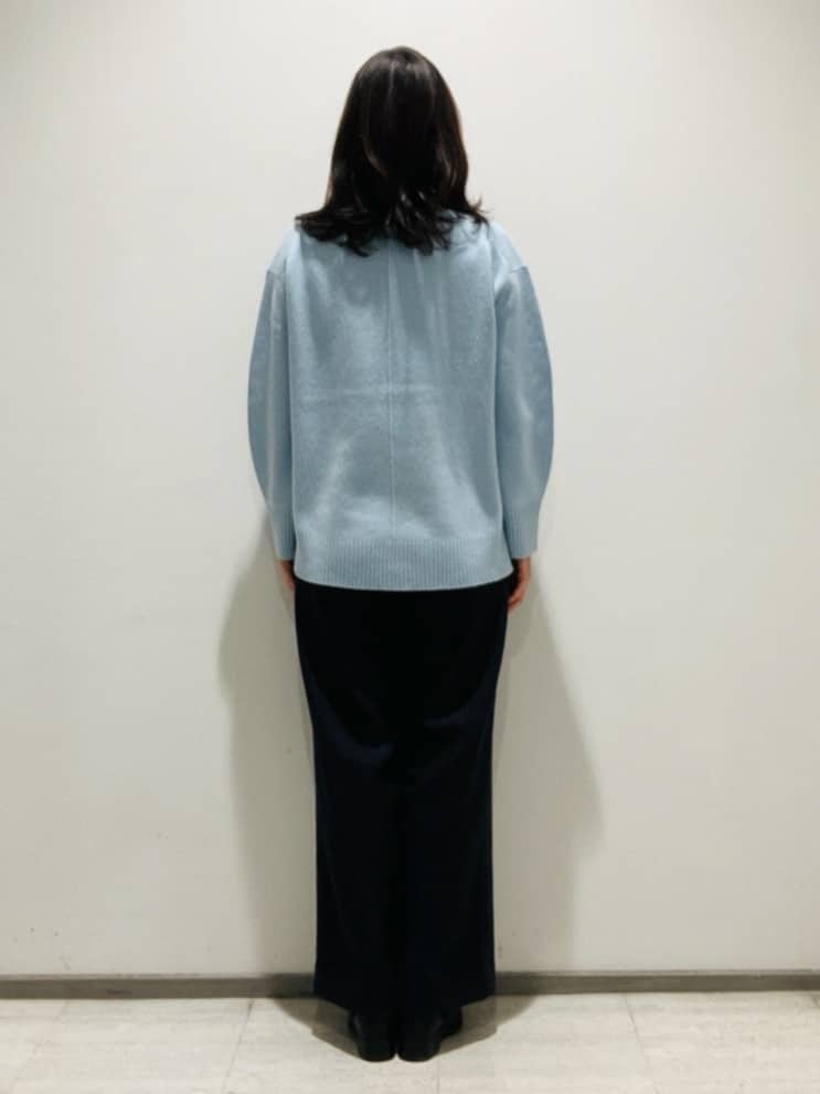 fujiさんの「INDIVI｜【冬ニット人気NO．1！／カシミヤ混】ミドルゲージハイネックニット」を使ったコーディネート