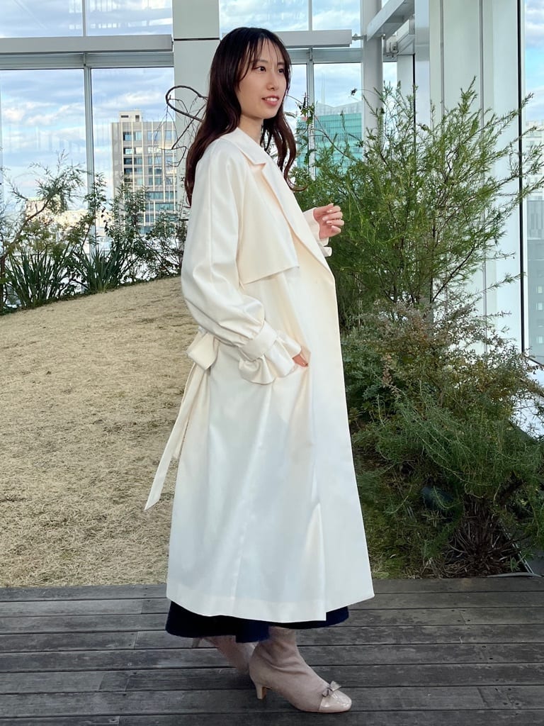 はばさんの「Couture brooch｜【撥水・ハレの日・通勤】ロングトレンチコート」を使ったコーディネート