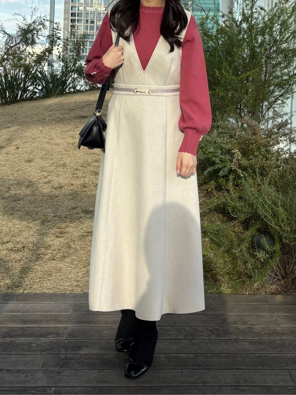AOIさんの「Couture brooch｜【洗える/スカラデザイン】パフスリーブ ニット」を使ったコーディネート